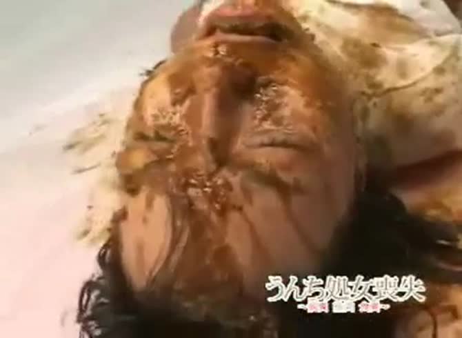 Video :Asian girl eating shit and drinking piss